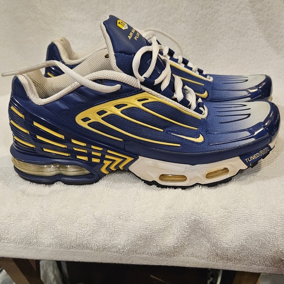 NIKE AIR MAX PLUS SNEAKERS - Picture 1 of 9